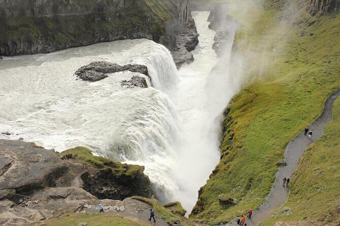 Golden Circle Super-Jeep Tour and Snowmobiling from Reykjavik - Golden Circle + glacier snowmobile: the hook and the trade-offs