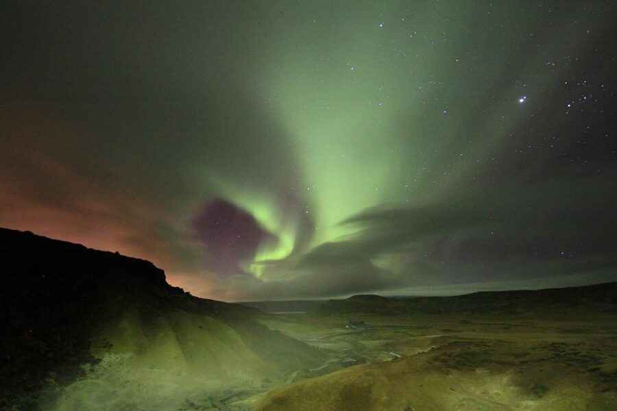 Reykjavik: Golden Circle & Northern Lights 4x4 Tour - What you’ll need to bring (and what to skip)