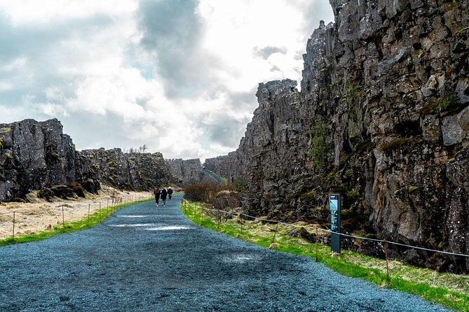 Small-Group Golden Circle Full-Day Tour from Reykjavik - Getting from Reykjavik to the Golden Circle the easy way